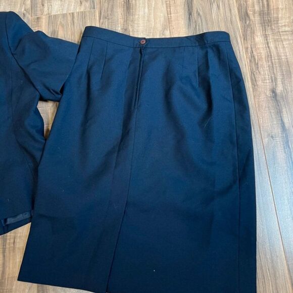 Atrium Collection 2 piece outfit size 14 - Picture 8 of 8